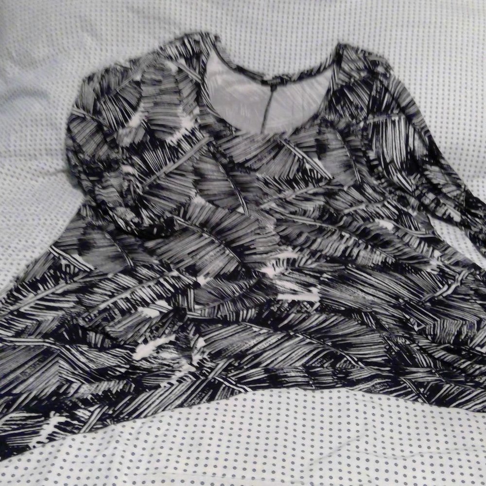 Premise Studio, Black & White Tunic top, womens Plus 2x